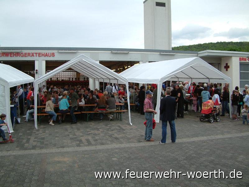 2010.04.30 Maibaumaufstellung (12).JPG